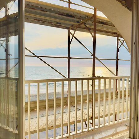 Athena Sea Front Apartment, Parking & Pool Лаго Патрия Екстериор снимка