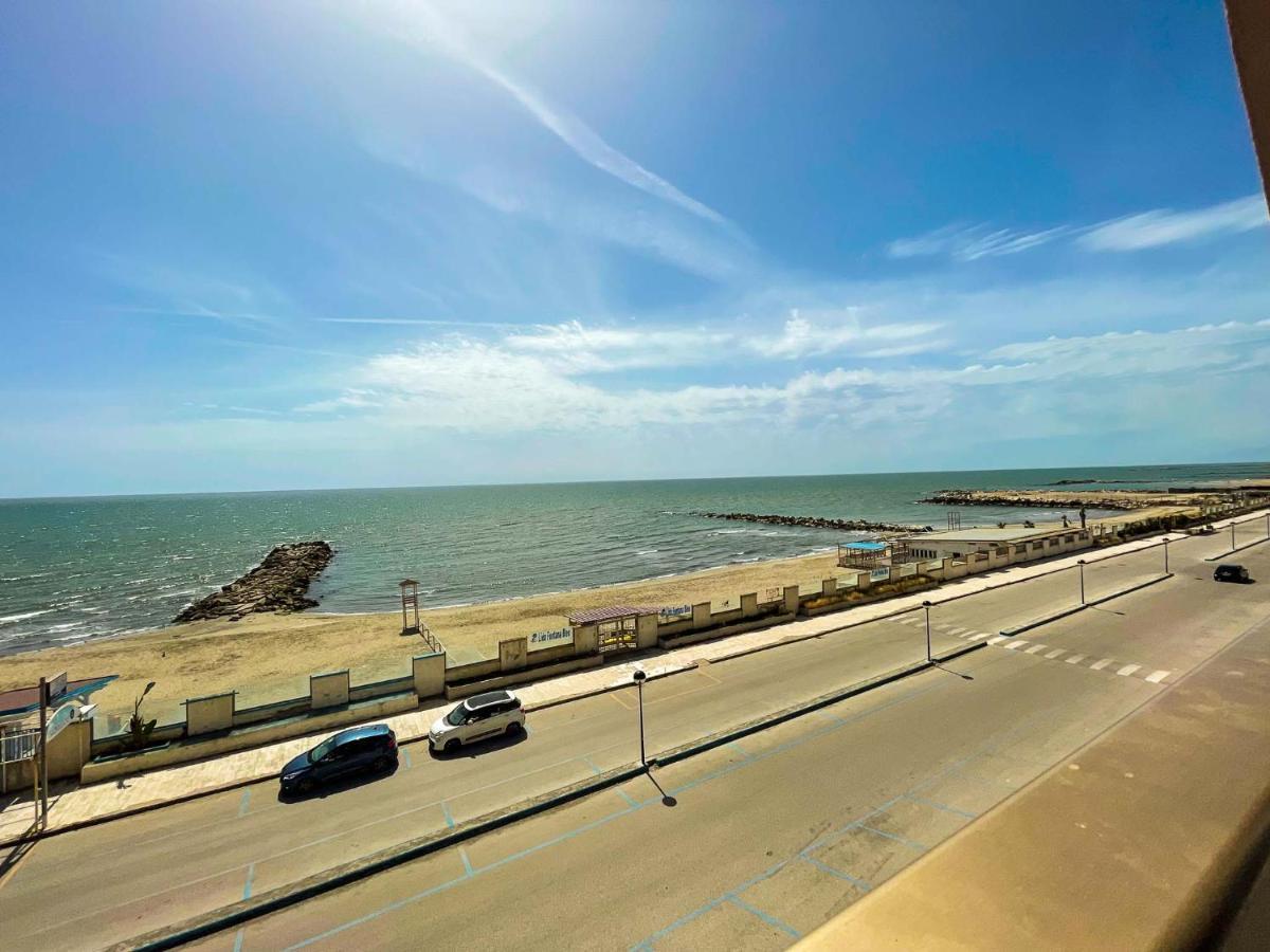 Athena Sea Front Apartment, Parking & Pool Лаго Патрия Екстериор снимка