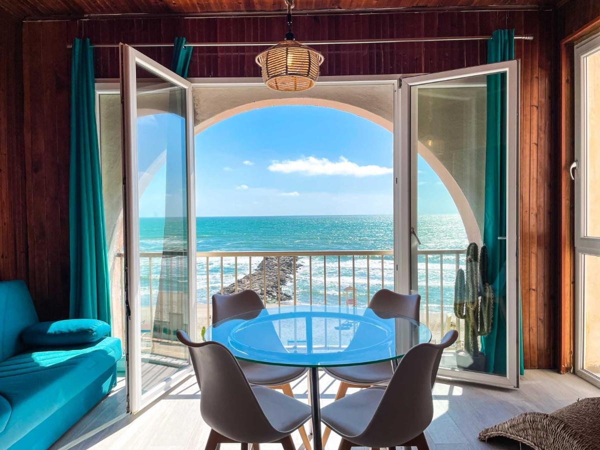 Athena Sea Front Apartment, Parking & Pool Лаго Патрия Екстериор снимка